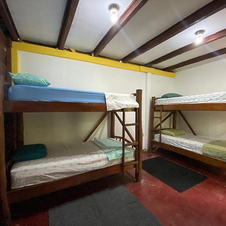 Casa De La Iguana Hostel Lívingston Buitenkant foto