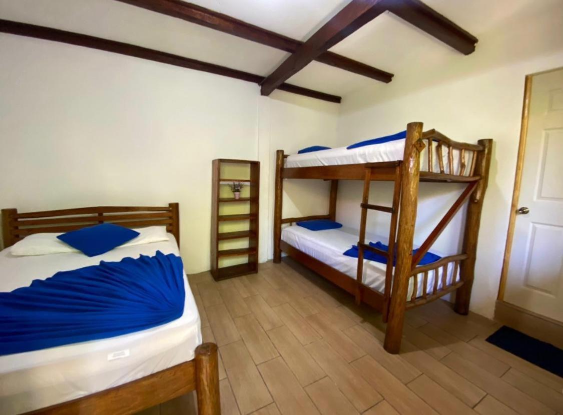 Casa De La Iguana Hostel Lívingston Buitenkant foto