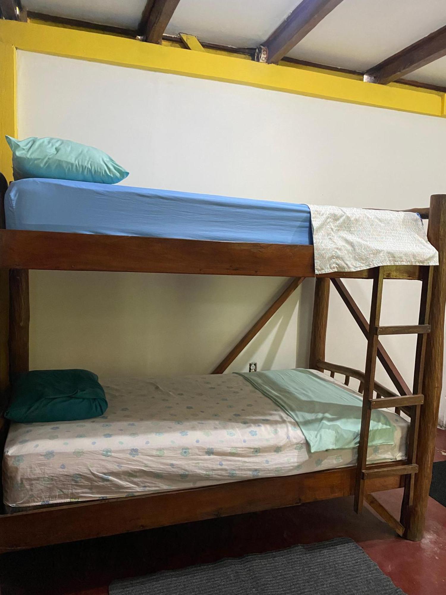 Casa De La Iguana Hostel Lívingston Buitenkant foto