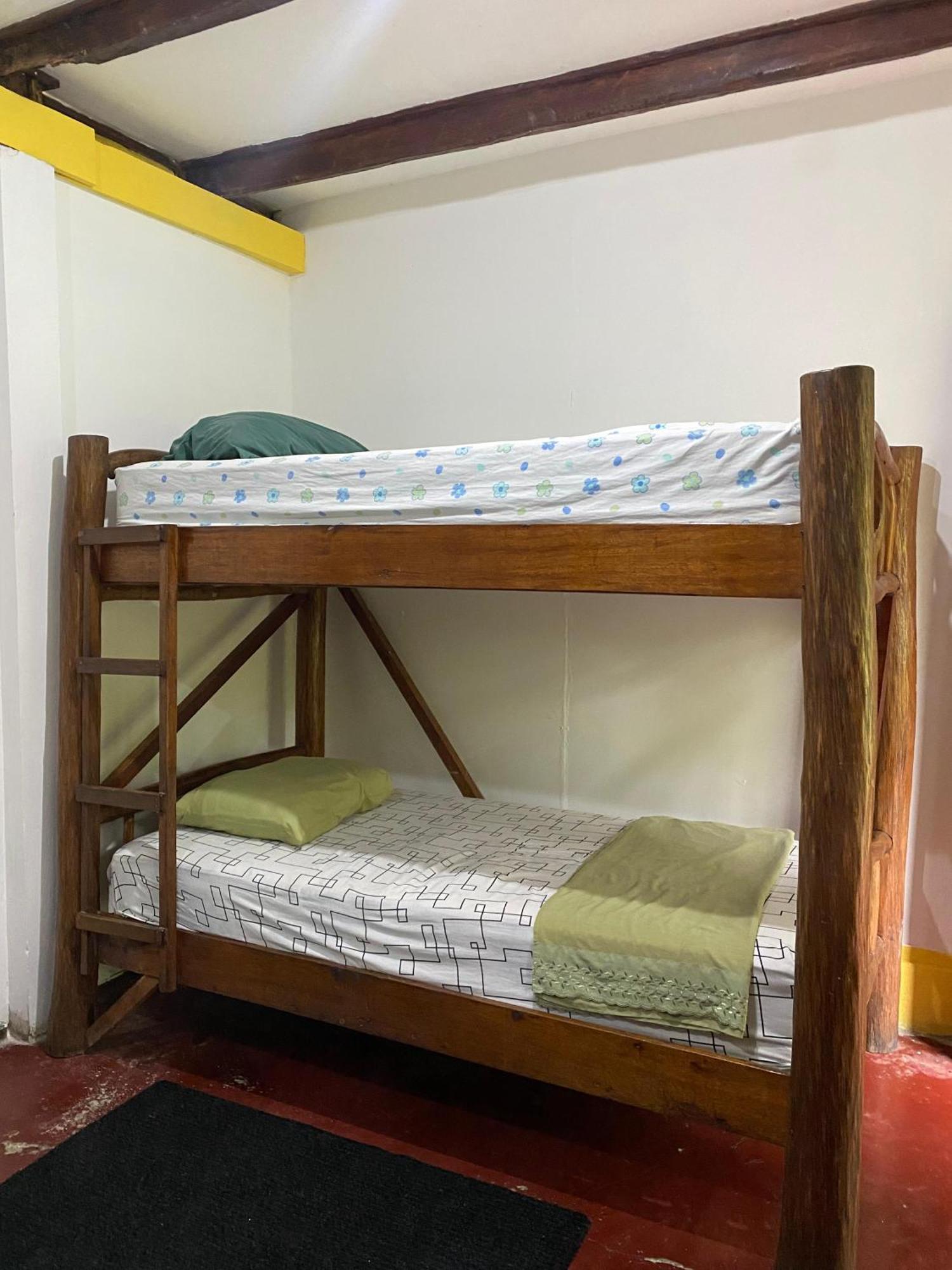 Casa De La Iguana Hostel Lívingston Buitenkant foto
